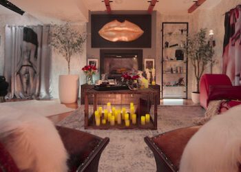 Official Netflix Trailer for “How to Build a Sex Room” [VIDEO]