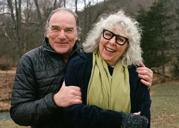 Showtime Orders Comedy Pilot “Seasoned” Starring Married Actors and Social Media Stars Mandy Patinkin and Kathryn Grody