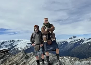 Sam Heughan and Graham McTavish Hit the Road Again When an Adventure-Filled Season Two of “Men in Kilts: A Roadtrip with Sam and Graham” Premieres August 11 on Starz [VIDEO]