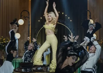 Apple’s Emmy-Nominated Comedy “Palm Royale” Returns for Season Two on November 12