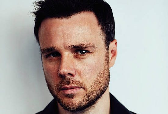 Rupert Evans Joins the Cast of “Bridgerton” as Edmund Bridgerton