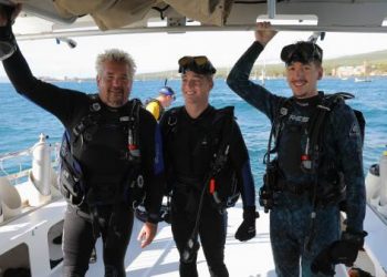 Guy Fieri Dives Into Hawaiian Adventure, Culture, and Cuisine on the New discovery+ Series “Guy: Hawaiian Style”