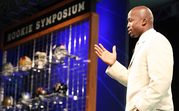 “The Talk” Announces Akbar Gbajabiamila as New Host