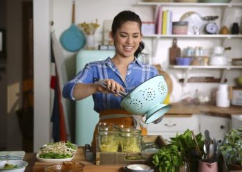 Food Network’s Molly Yeh Brings Her Midwest Charm to Waco, Texas Where She Explores Home Renovation Inspiration and the Best Local Bites in “Molly Yeh’s Magnolia Adventure,” Featuring an Appearance by Joanna Gaines