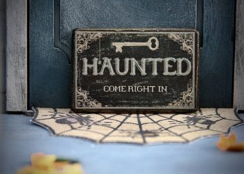 Anthony Anderson and Mom Doris Bowman to Host Hidden Camera Real Estate and Home Renovation Prank Series “House Haunters” on discovery+