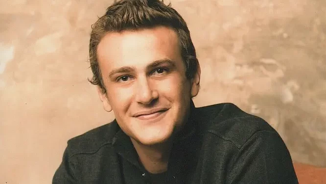 Apple TV+ Orders “Shrinking” from Star and Executive Producer Jason Segel