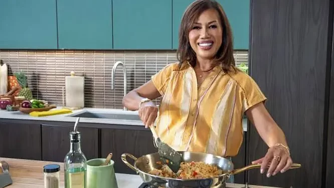 Best-Selling Cookbook Author Pepper Teigen Shares Her Favorite Thai Recipes for the Whole Family on the New Special “Getting Spicy with Pepper Teigen”