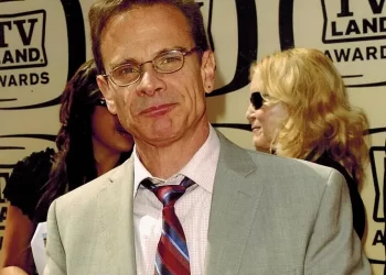 Peter Scolari Dies: Emmy-Winning ‘Bosom Buddies’, ‘Newhart’, ‘Girls’ Actor Was 66