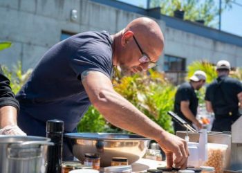 Food Network Premieres New Culinary Competition “Throwdown with Michael Symon”