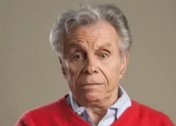 Mort Sahl, Legendary Comedian, Dead at 94