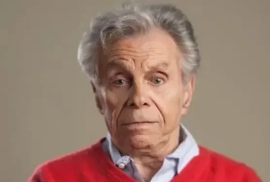 Mort Sahl, Legendary Comedian, Dead at 94