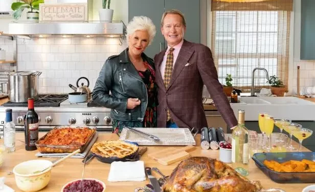 Food Network Celebrates Thanksgiving with Primetime Special “Battle for the Bird” Hosted by Anne Burrell and Carson Kressley