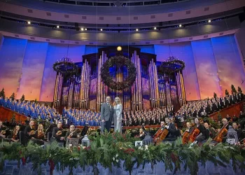 “20 Years of Christmas With the Tabernacle Choir” will air Monday, Dec. 13 @ 8PM on PBS (check local listings) [VIDEO]