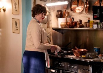 Max Original Comedy Series “Julia” Debuts March 31 [IMAGES]