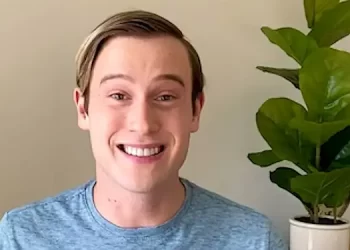 Netflix Announces “Life After Death with Tyler Henry” Premiering March 11 [VIDEO]