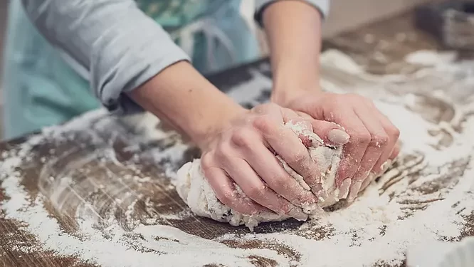 Award-Winning Pastry Chef Stephanie Boswell Transforms Failing Bakeries on Food Network’s New Makeover Series “Bake or Break”