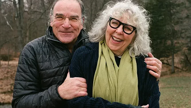 Showtime Orders Comedy Pilot “Seasoned” Starring Married Actors and Social Media Stars Mandy Patinkin and Kathryn Grody
