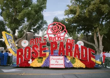 Mario Lopez and Ana Gasteyer Head to Pasadena for NBC’s Live Coverage of the 134th Rose Parade Presented by Honda on Monday, January 2