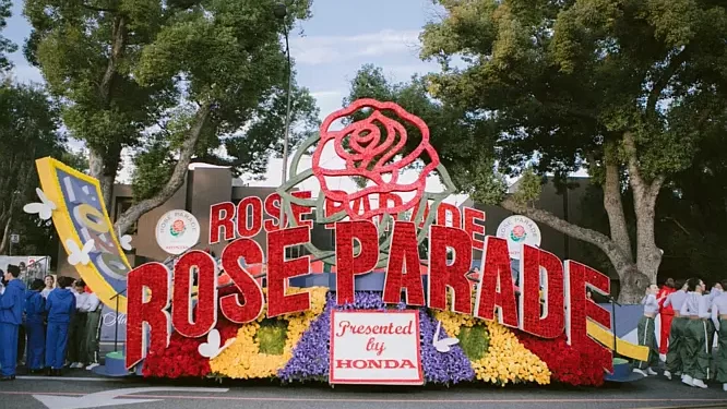 Mario Lopez and Ana Gasteyer Head to Pasadena for NBC’s Live Coverage of the 134th Rose Parade Presented by Honda on Monday, January 2