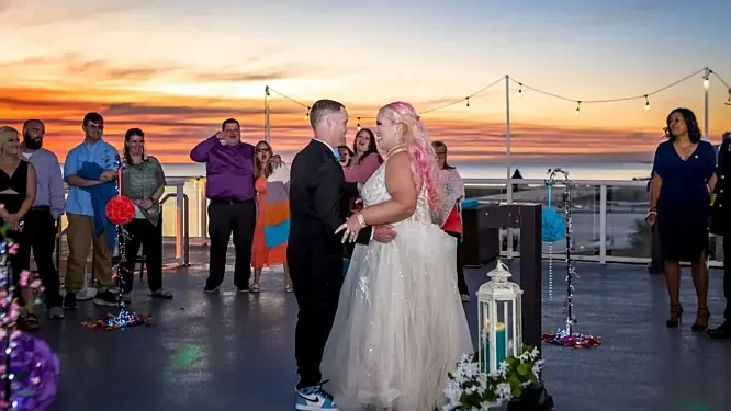 Mama June Shannon & Justin Stroud Stars of WE tv’s Hit Series “Mama June: Family Crisis” Tie the Knot in an Oceanfront Ceremony in Panama City, Florida [PHOTOS]