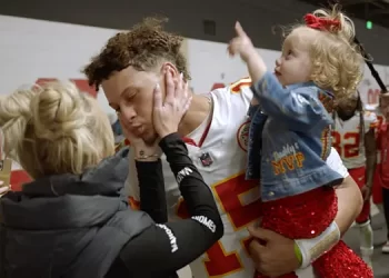 Netflix Hikes Sports Series with New NFL QB Show Following Patrick Mahomes, Kirk Cousins and Marcus Mariota