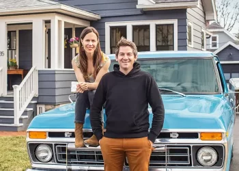“Cheap Old Houses” Stars Ethan and Elizabeth Finkelstein Return to HGTV in Newly Greenlighted Series