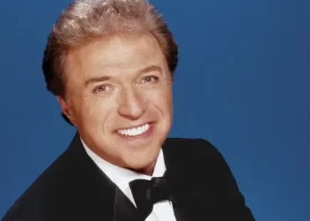 Steve Lawrence Dies: Grammy- And Emmy-Winning Singer, Partner Of Eydie Gormé Was 88
