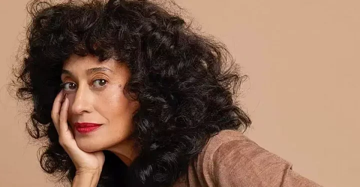 Tracee Ellis Ross Packs Her (Many) Bags for New Roku Original Travel Doc-Series “Tracee Travels” (wt)