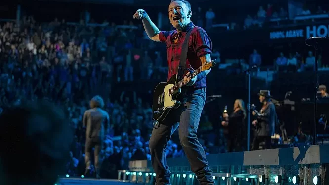 “Road Diary: Bruce Springsteen and The E Street Band” Documentary Film to Launch on Hulu and Disney+ This October