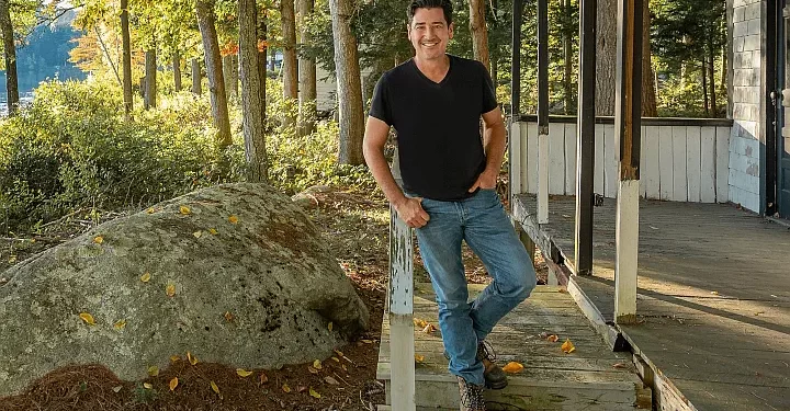 “NKOTB” Bandmate Jonathan Knight Faces His Riskiest Renovation Yet in New HGTV Spin-Off “Farmhouse Fixer: Camp Revamp”