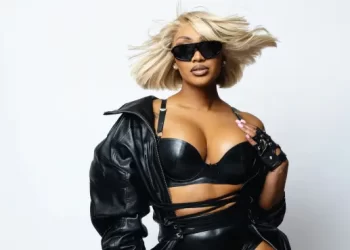 Wig Stylist to the Stars Heads to WE tv This August in New Docuseries “Wiggin’ Out with Tokyo Stylez”