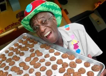 Wally Amos Jr., founder of Famous Amos cookies, dies at 88