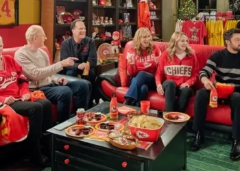 Hallmark Sets November 30 Premiere of “Holiday Touchdown: A Chiefs Love Story,” Headlining Thanksgiving Weekend of Countdown to Christmas’ 15th Anniversary