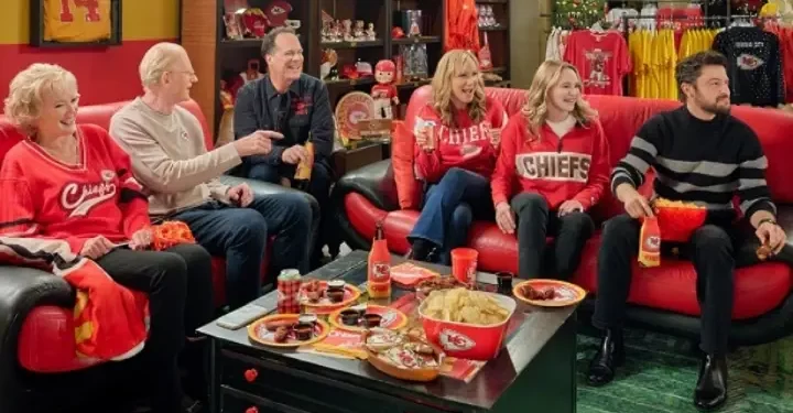 Hallmark Sets November 30 Premiere of “Holiday Touchdown: A Chiefs Love Story,” Headlining Thanksgiving Weekend of Countdown to Christmas’ 15th Anniversary