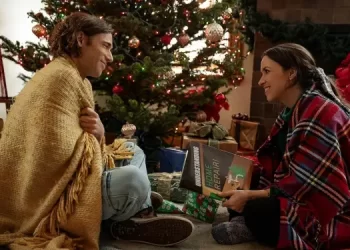 Official Netflix Trailer for “Hot Frosty” – Lacey Chabert [VIDEO]