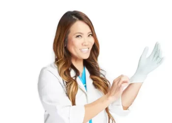 “Dr. Pimple Popper: Breaking Out” to Premiere Mondays Beginning April 21 Only on Lifetime