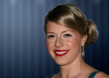 Lifetime Announces New Original Movie “Dateless to Dangerous: My Son’s Secret Life” Starring Jodie Sweetin, Alexander Elliot, and Nikki Roumel, Premiering June 21