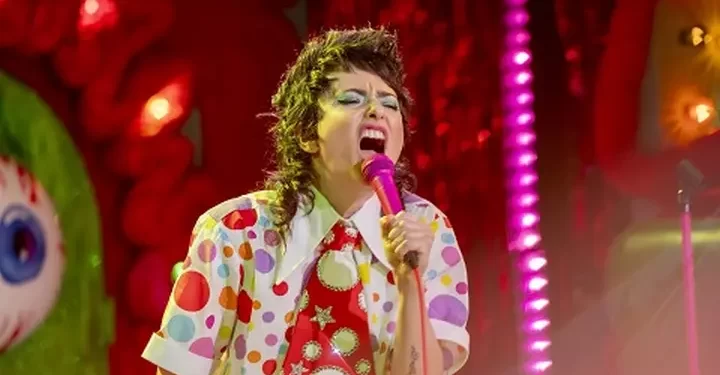 HBO Original Comedy Special “Sarah Squirm: Live + In The Flesh” Debuts This December