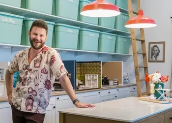 Star Designer Bobby Berk Turns Chaotic Collections Into Dream Digs in New HGTV Series “Junk or Jackpot?” Premiering Friday, December 26, @ 9:30PM ET/PT